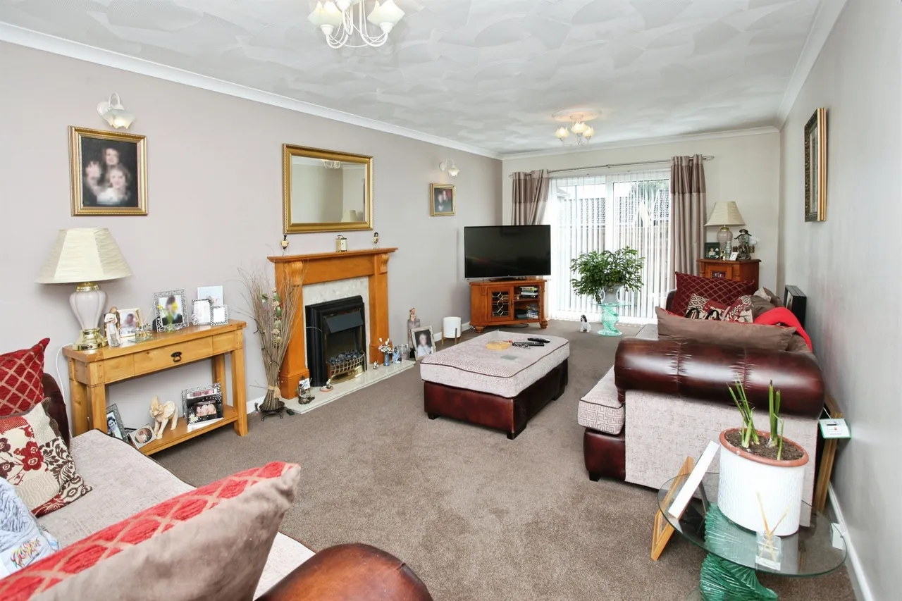 Kirrlach Close, Caldicot, NP26, photo 4