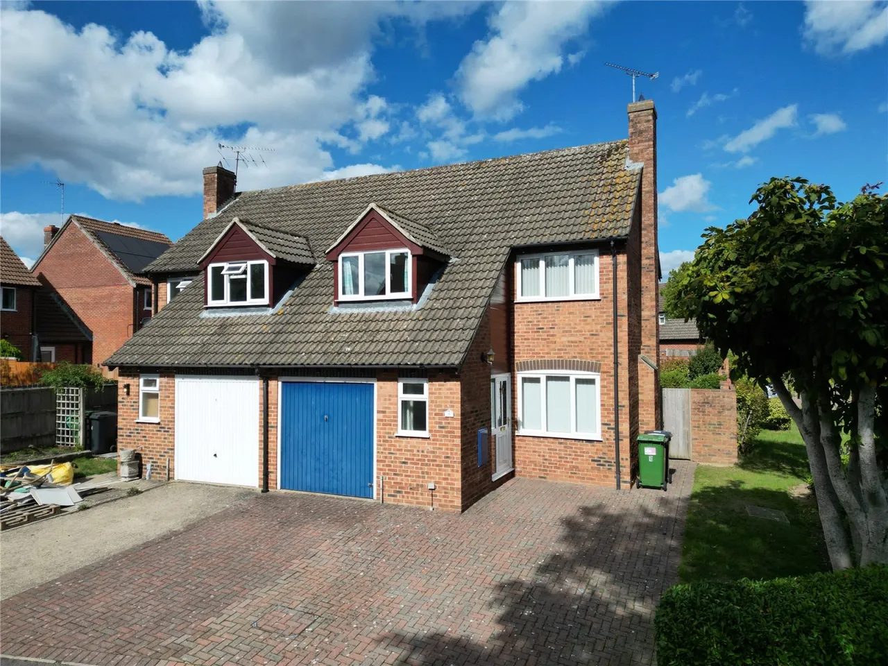 3 bed house for sale, Tarragon Way, Burghfield Common, RG7
