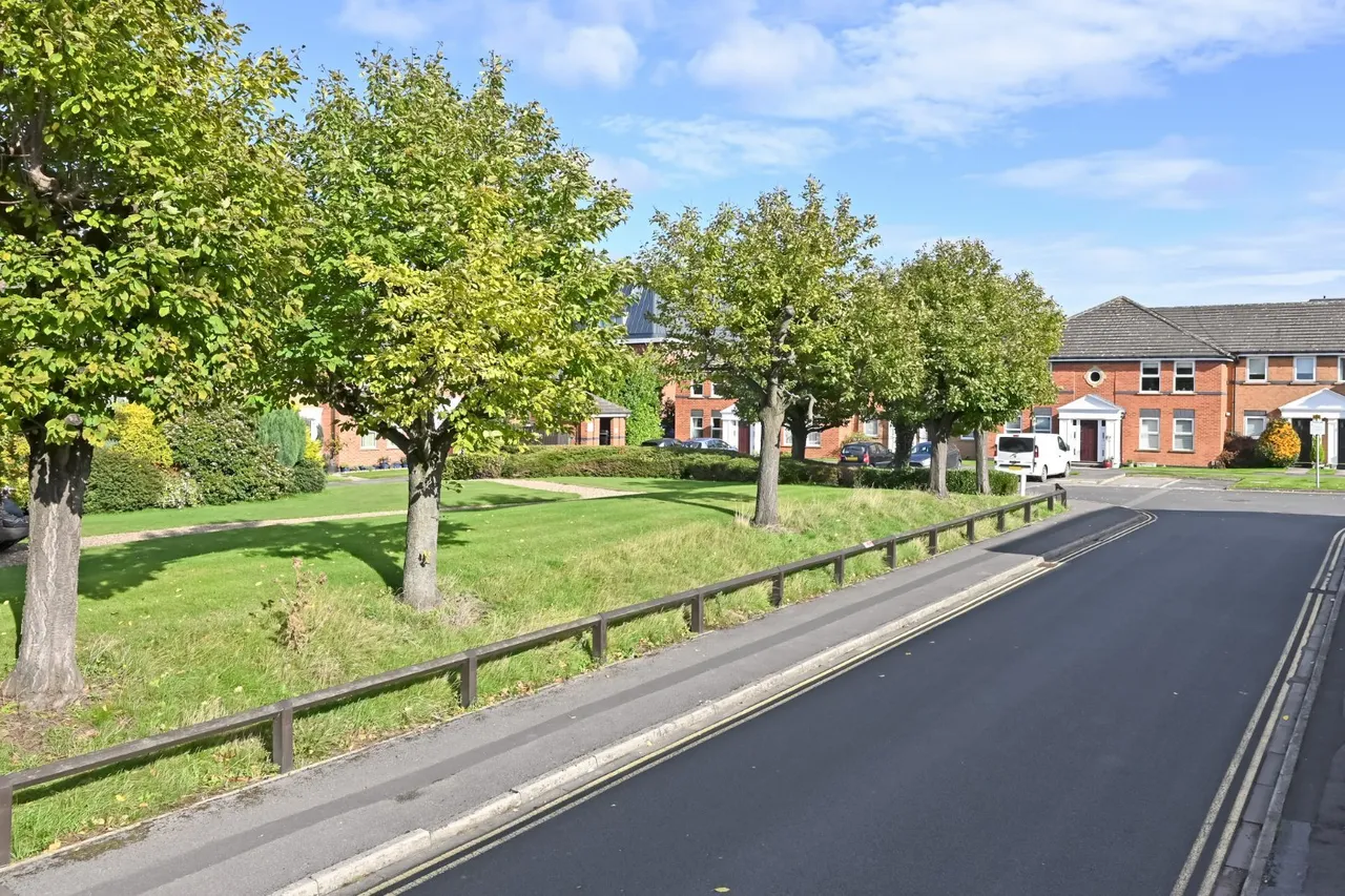 Nicholas Gardens, York, YO10, photo 10