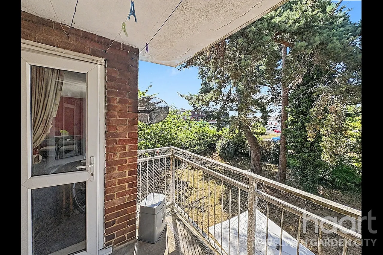 Chelwood Avenue, Hatfield, AL10, photo 12