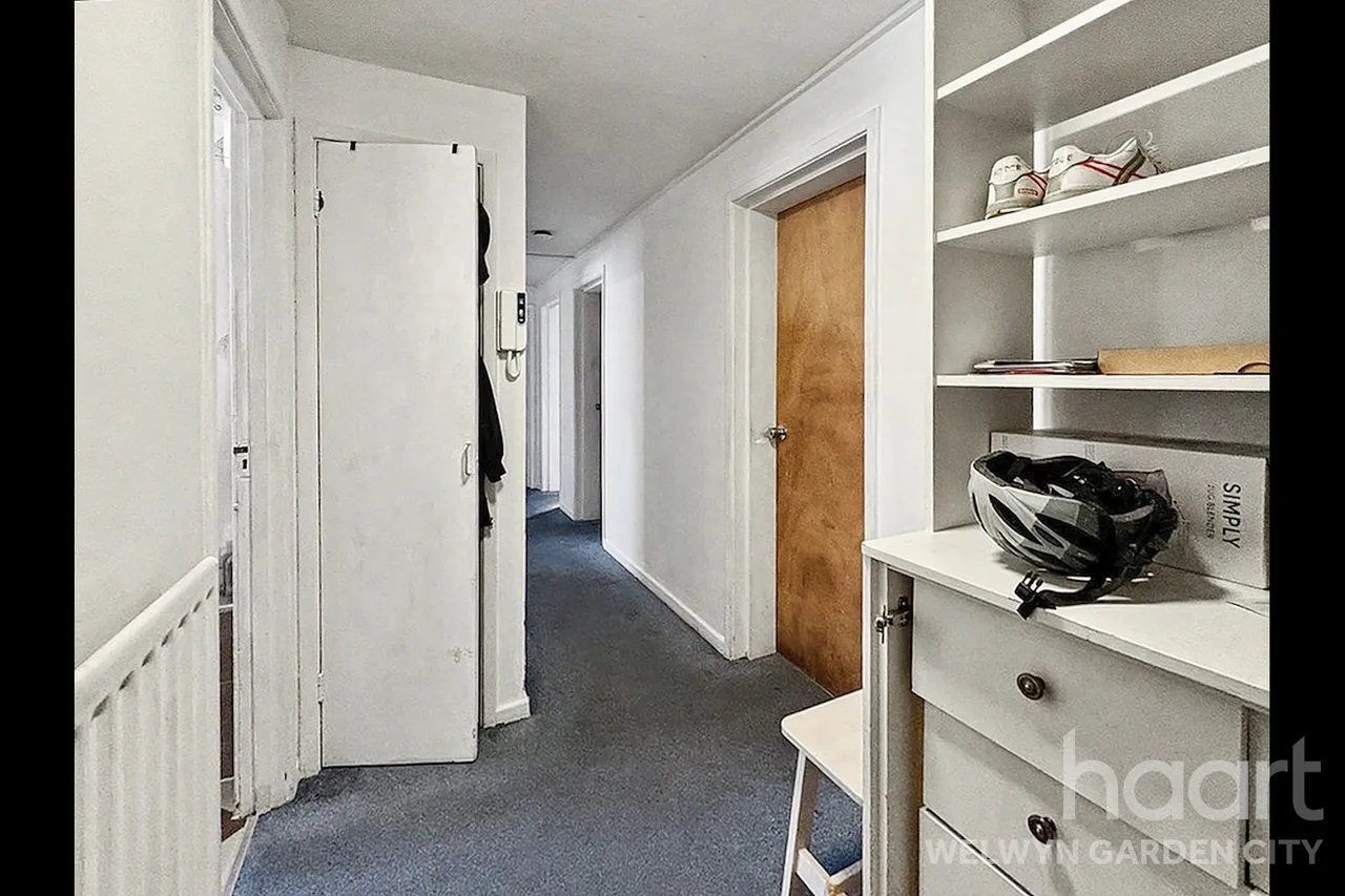 Chelwood Avenue, Hatfield, AL10, photo 13