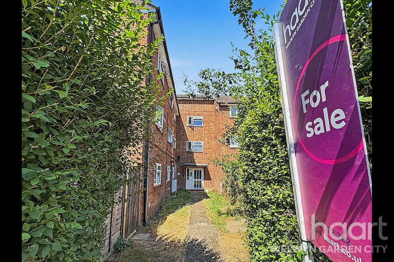 Chelwood Avenue, Hatfield, AL10, photo 15