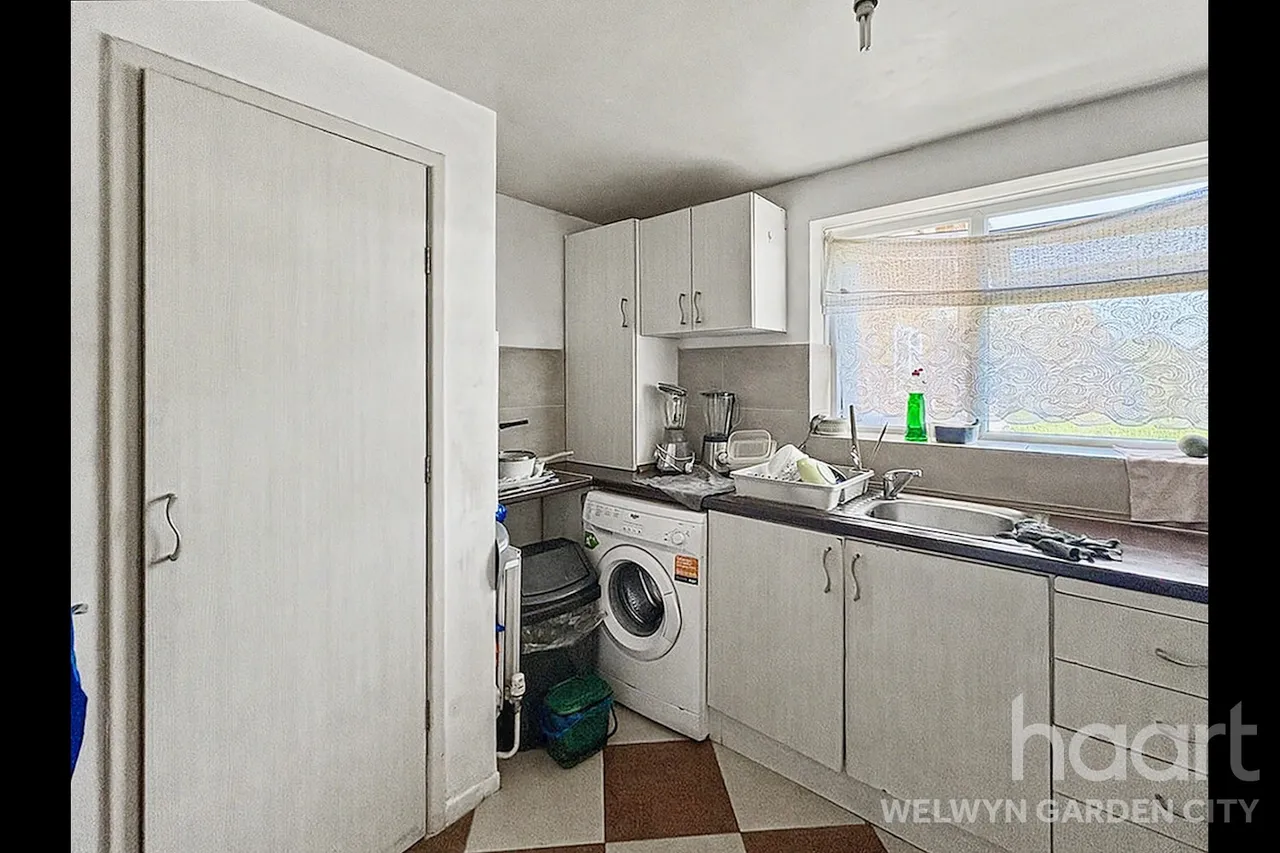 Chelwood Avenue, Hatfield, AL10, photo 5