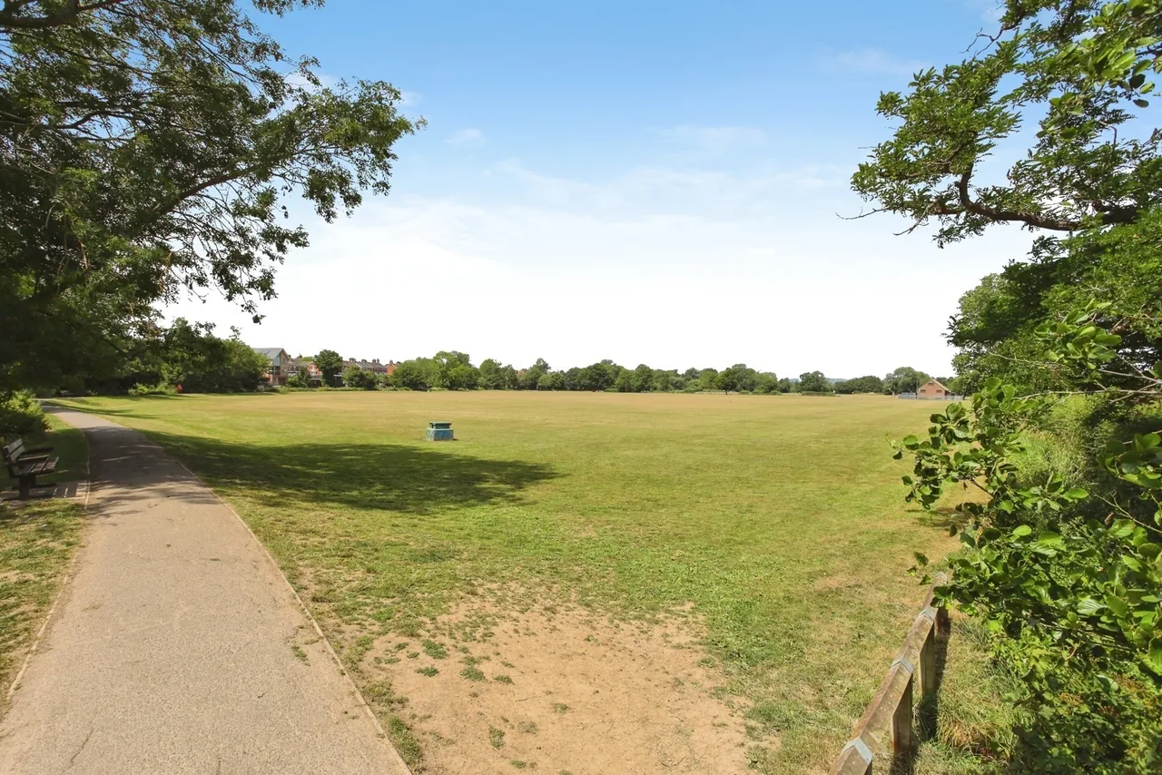 Avebury Avenue, Tonbridge, TN9, photo 10