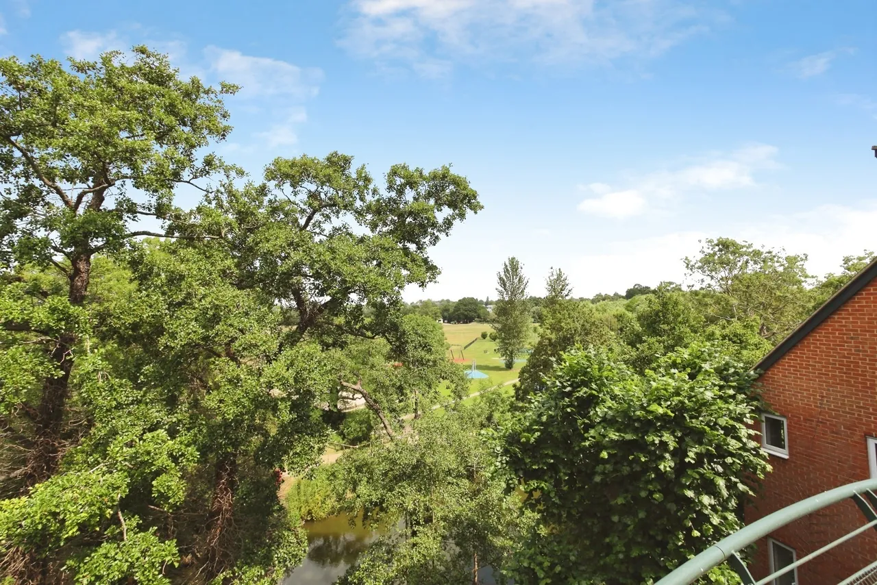 Avebury Avenue, Tonbridge, TN9, photo 16