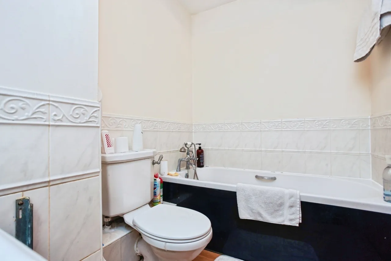 Avebury Avenue, Tonbridge, TN9, photo 11