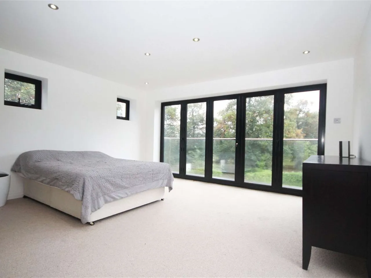 Oxford Road, Gerrards Cross, Buckinghamshire, SL9 7AT, photo 3