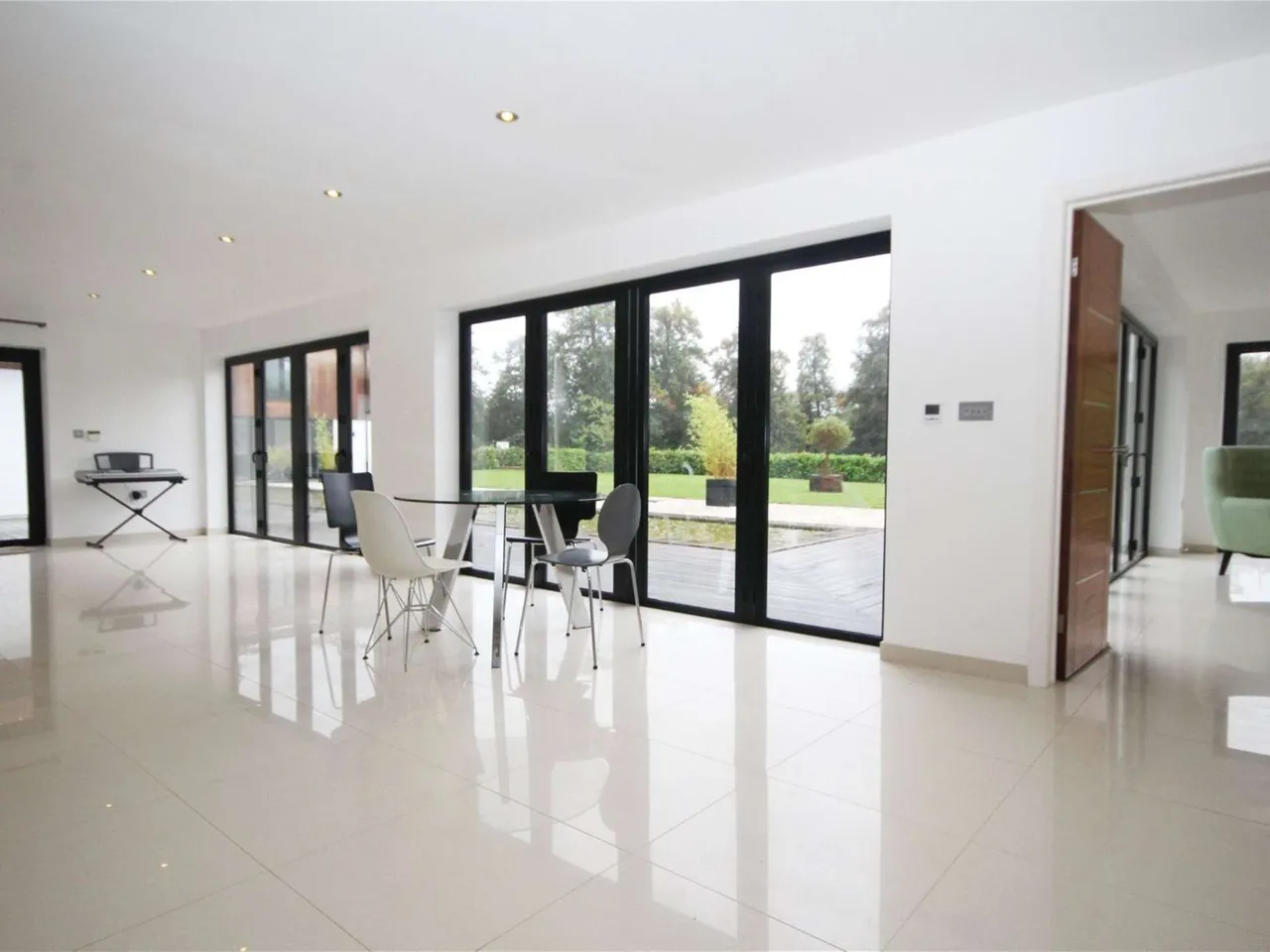 Oxford Road, Gerrards Cross, Buckinghamshire, SL9 7AT, photo 5