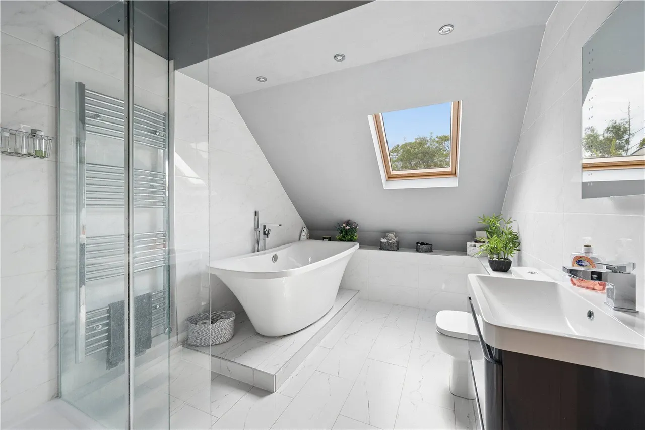 Carleton Road, Pontefract, WF8, photo 23