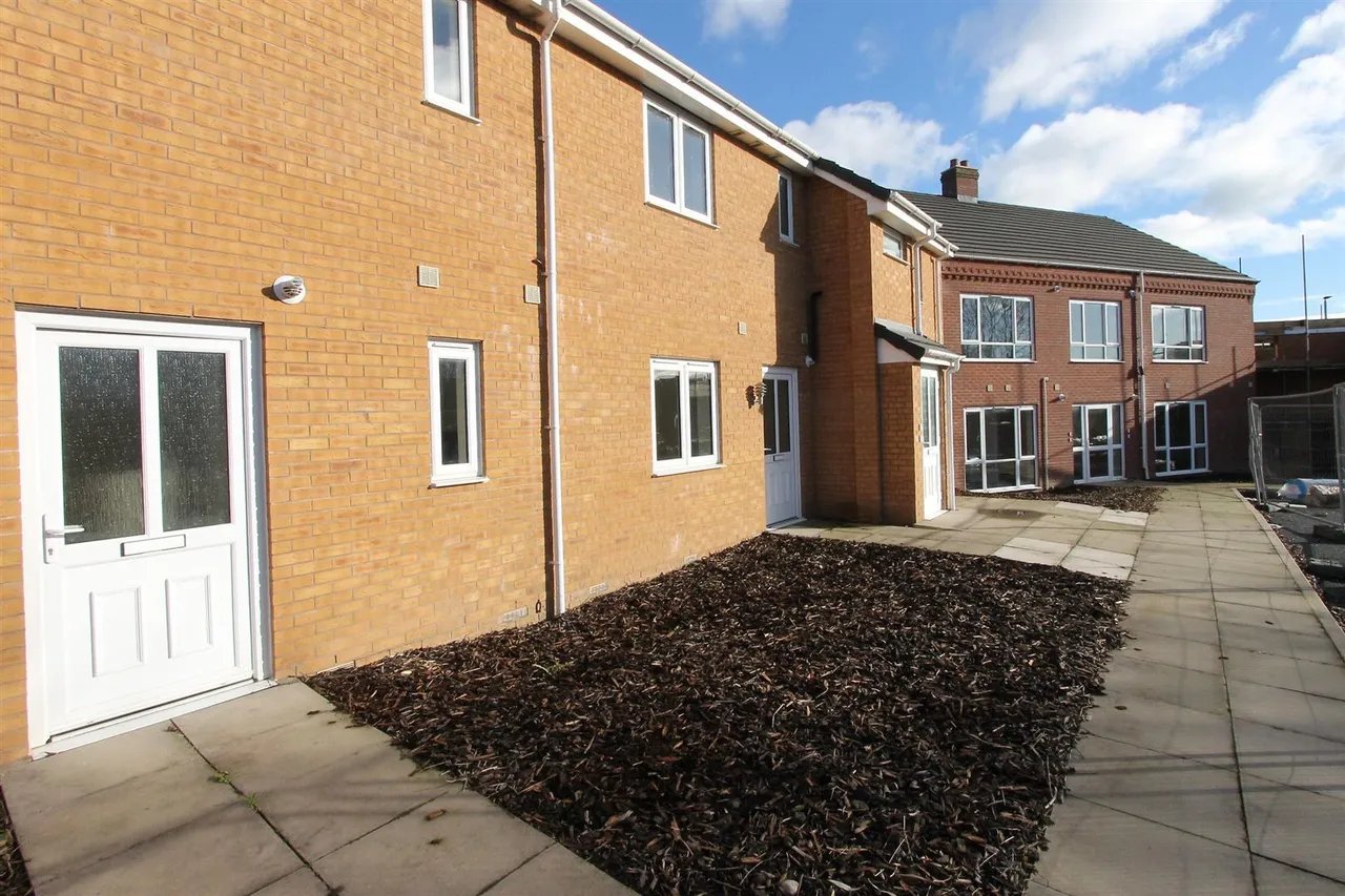 Caledonia, Brierley Hill, photo 9