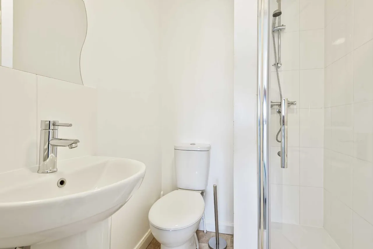 Applegarth Avenue, Guildford, GU2 8LZ, photo 6