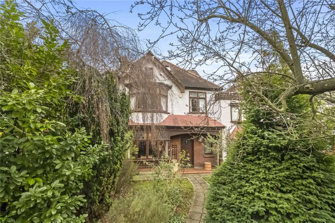 Abbotswood Road, London, United Kingdom, SW16 1AP, photo 2