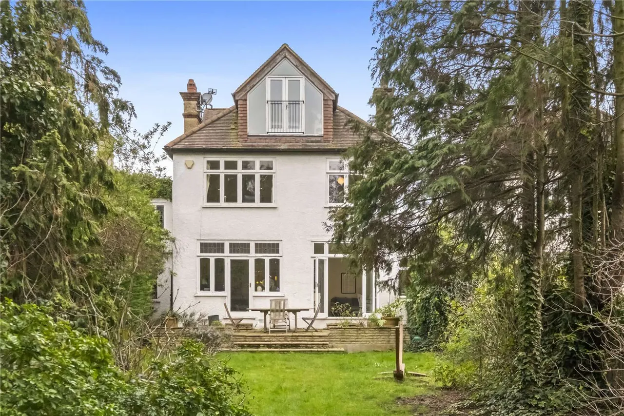 6 bed house for sale — Abbotswood Road, London, United Kingdom, SW16 1AP