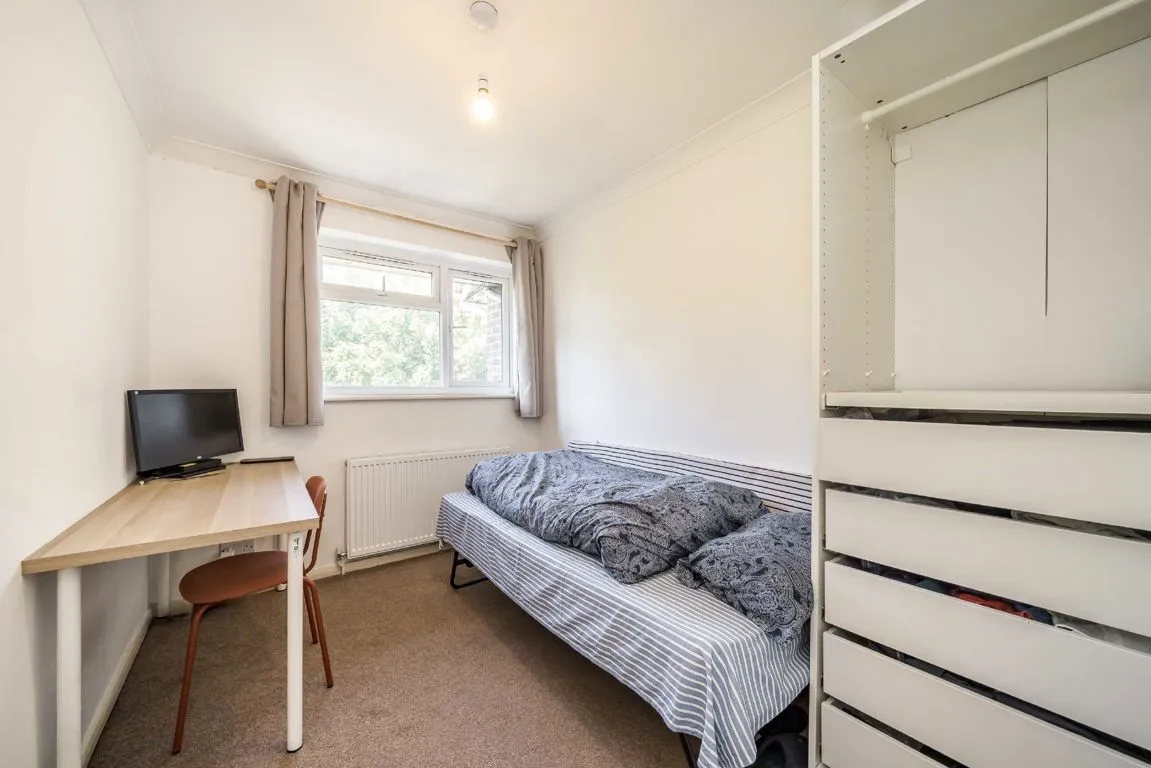 Carlisle Close, KT2, photo 6