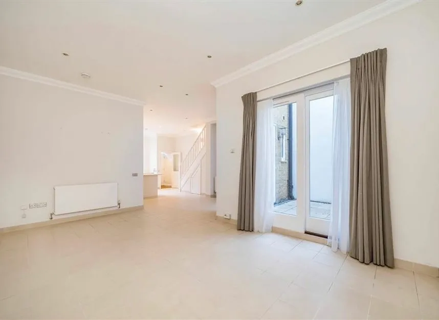 Great Cumberland Mews, Marylebone, W1H, photo 2
