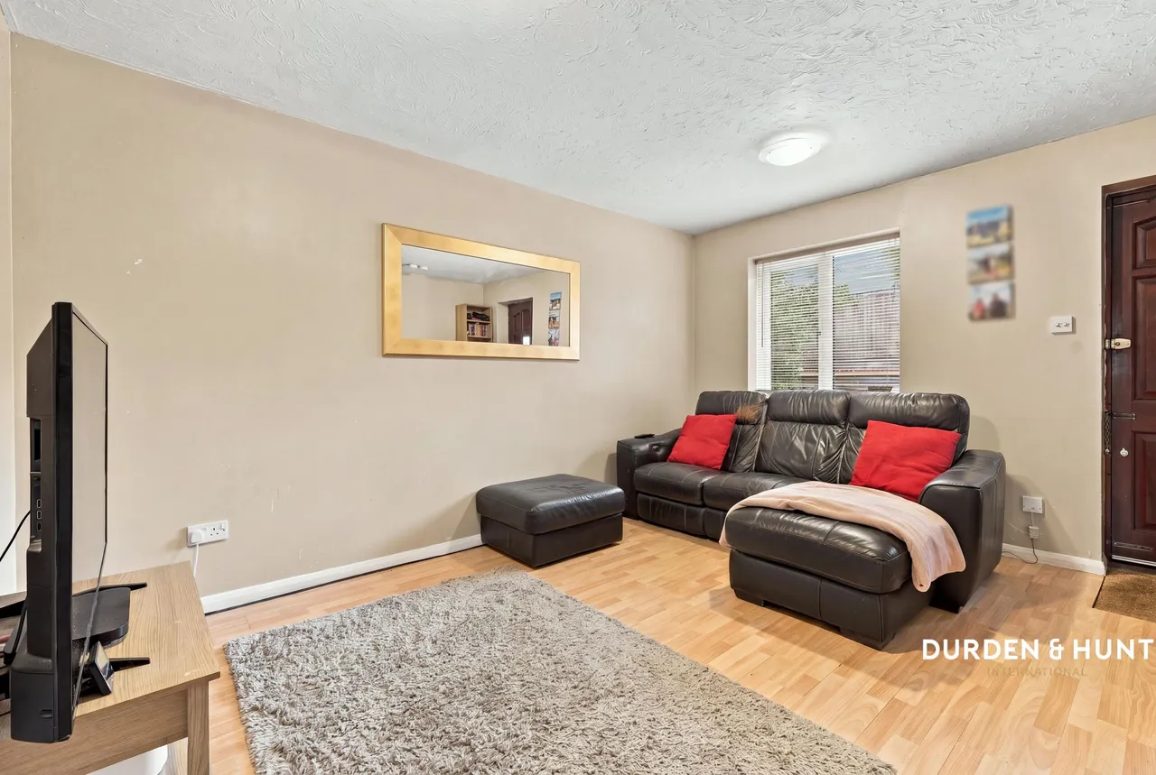 Alderwood Close, Abridge, RM4, photo 2