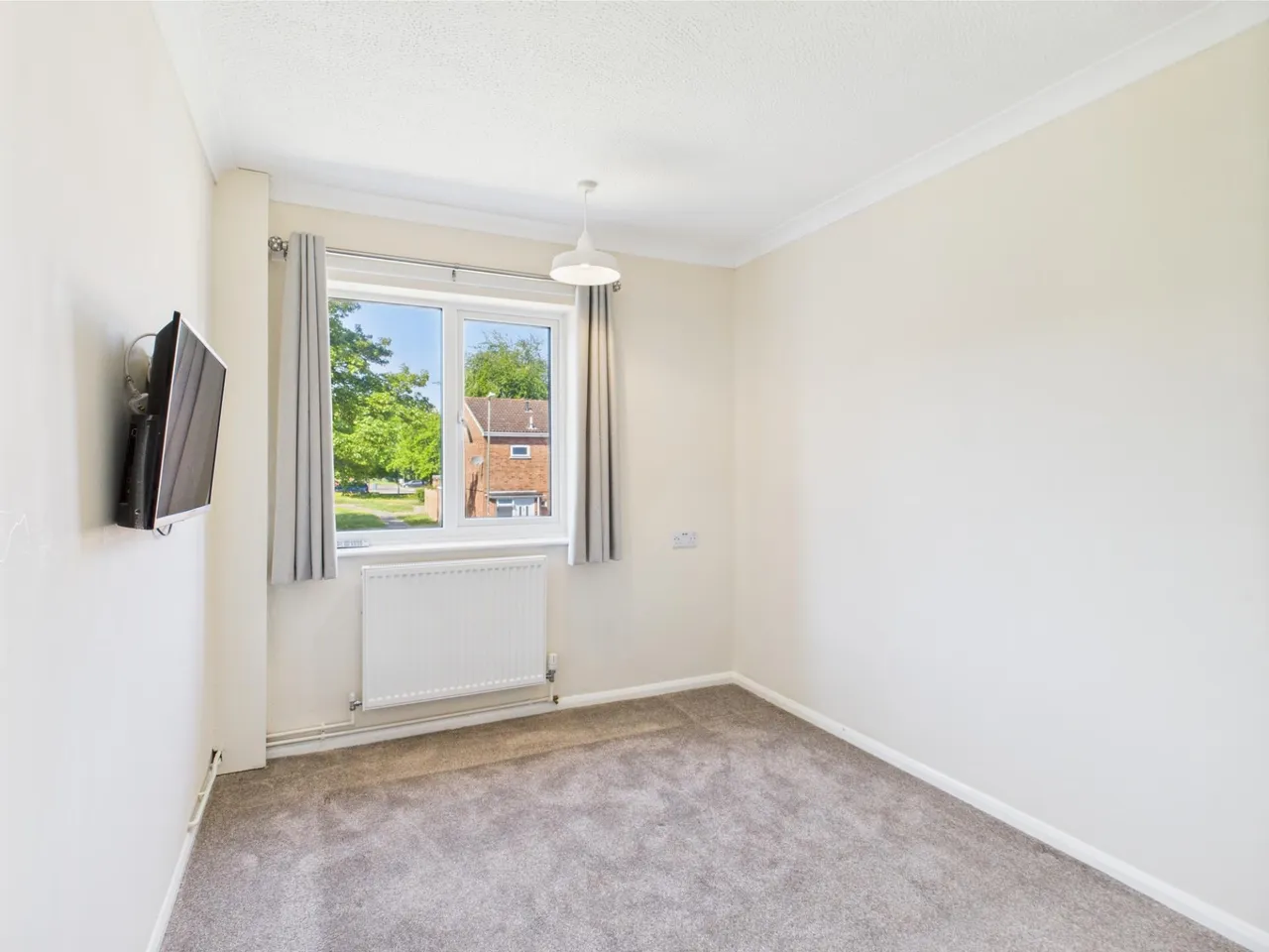 Pershore Road, Popley, Basingstoke, RG24, photo 4