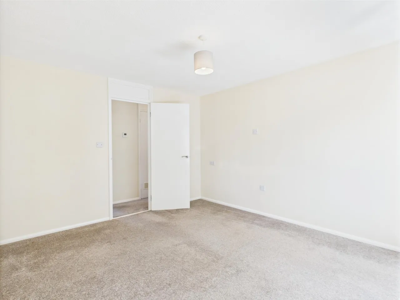 Pershore Road, Popley, Basingstoke, RG24, photo 10