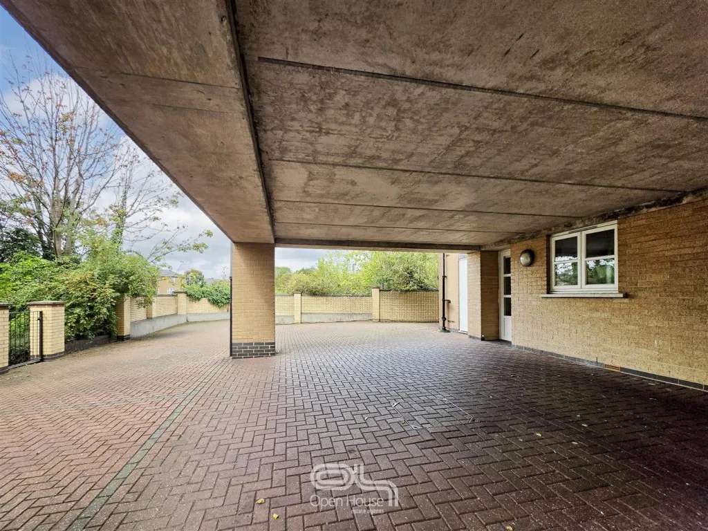 Alexandra Road, London, NW8, photo 5