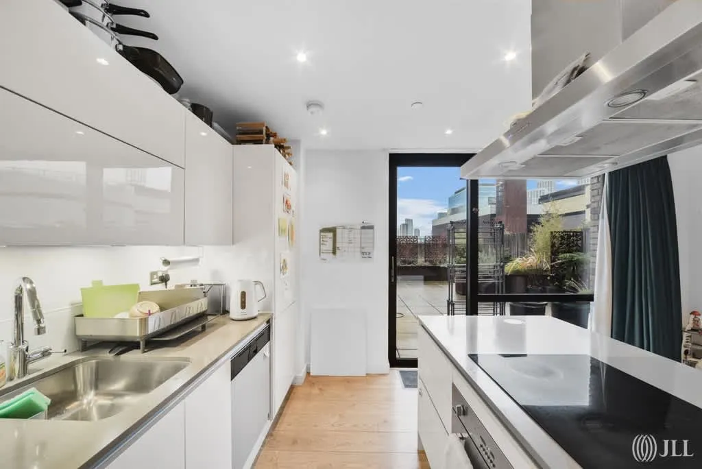 Forrester Way, London, E15, photo 6