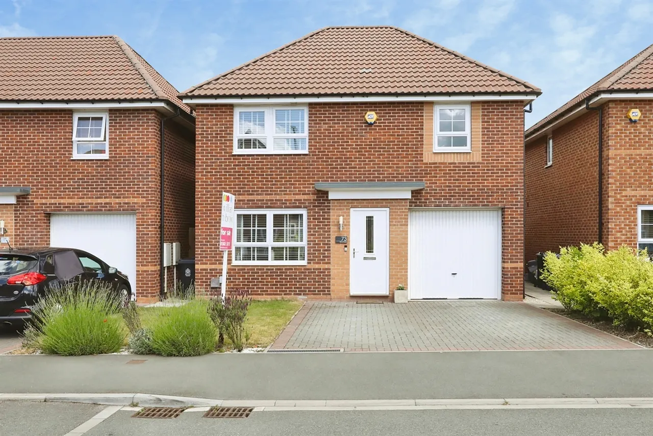 4 bed house for sale, Davy Road, New Rossington, DN11