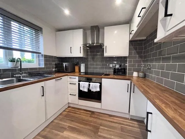 Gould Close, Newbury, RG14, photo 2