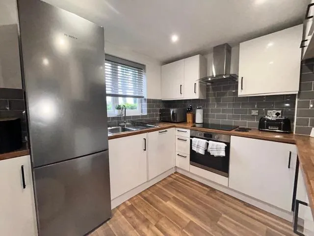 Gould Close, Newbury, RG14, photo 5