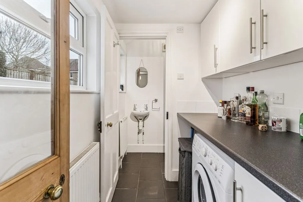 Furlong Road, Bourne End SL8 5AE, photo 7