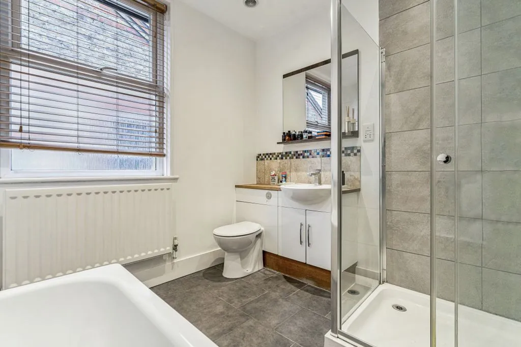 Furlong Road, Bourne End SL8 5AE, photo 13