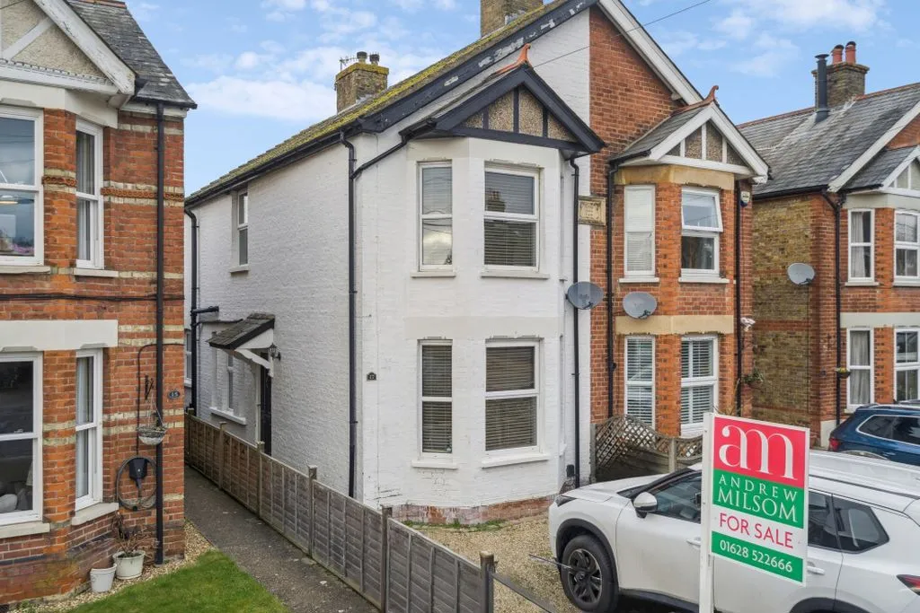Furlong Road, Bourne End SL8 5AE, photo 18