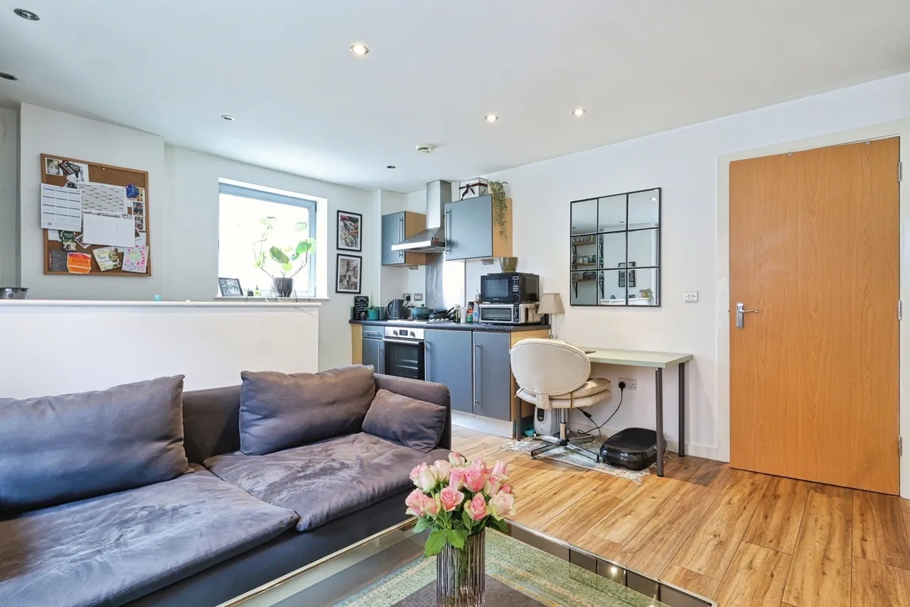 Gotts Road, Leeds, West Yorkshire, LS12, photo 2