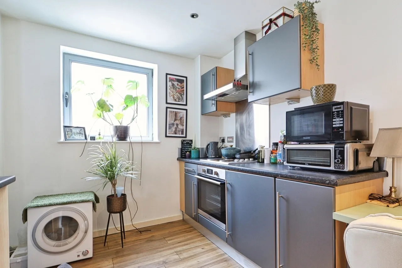 Gotts Road, Leeds, West Yorkshire, LS12, photo 3