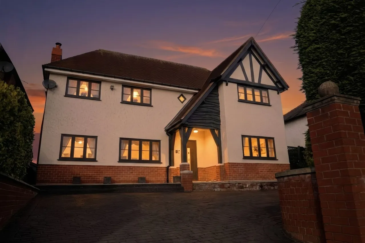 4 bed house for sale, Bye Pass Road, Chester