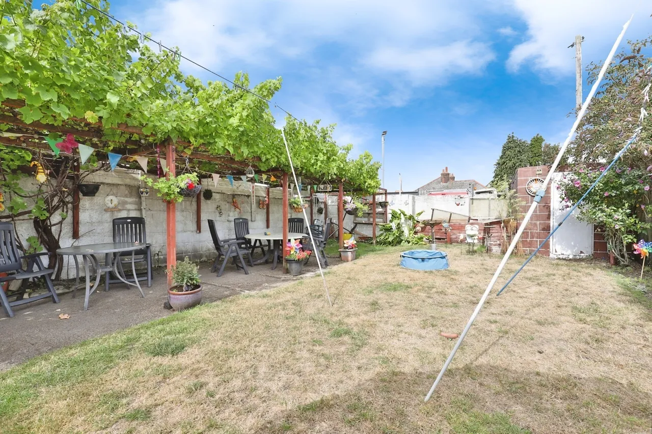 Ringwood Road, Poole, BH12, photo 2