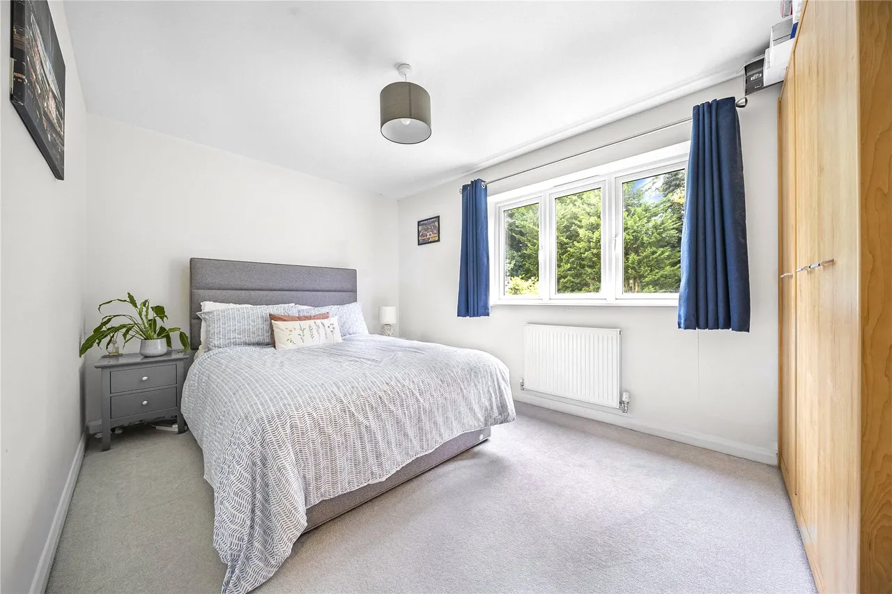 Bourne Close, West End, GU24, photo 6