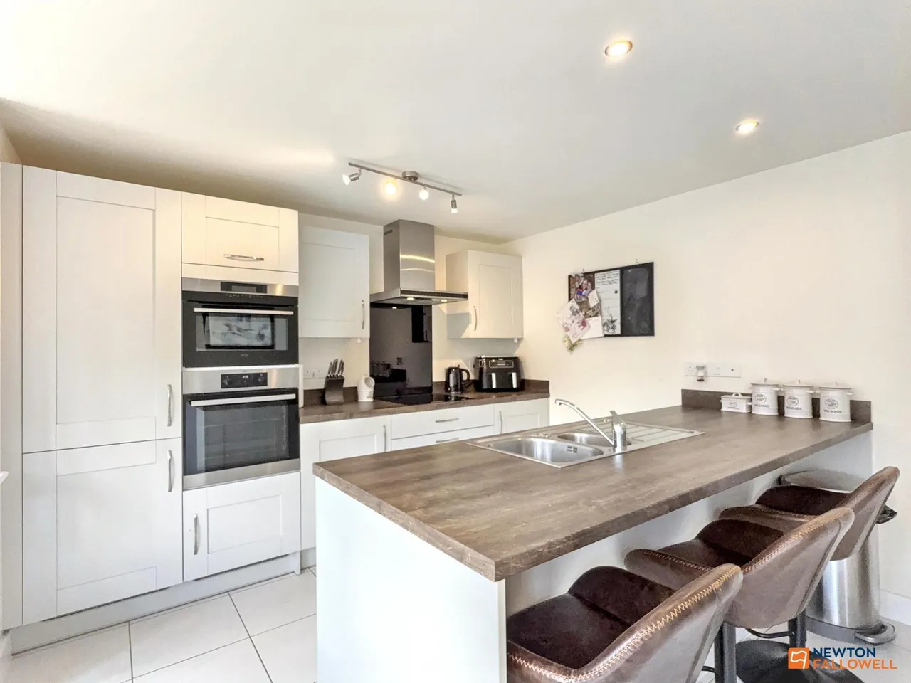 Emmerson Avenue, Hugglescote, LE67, photo 5