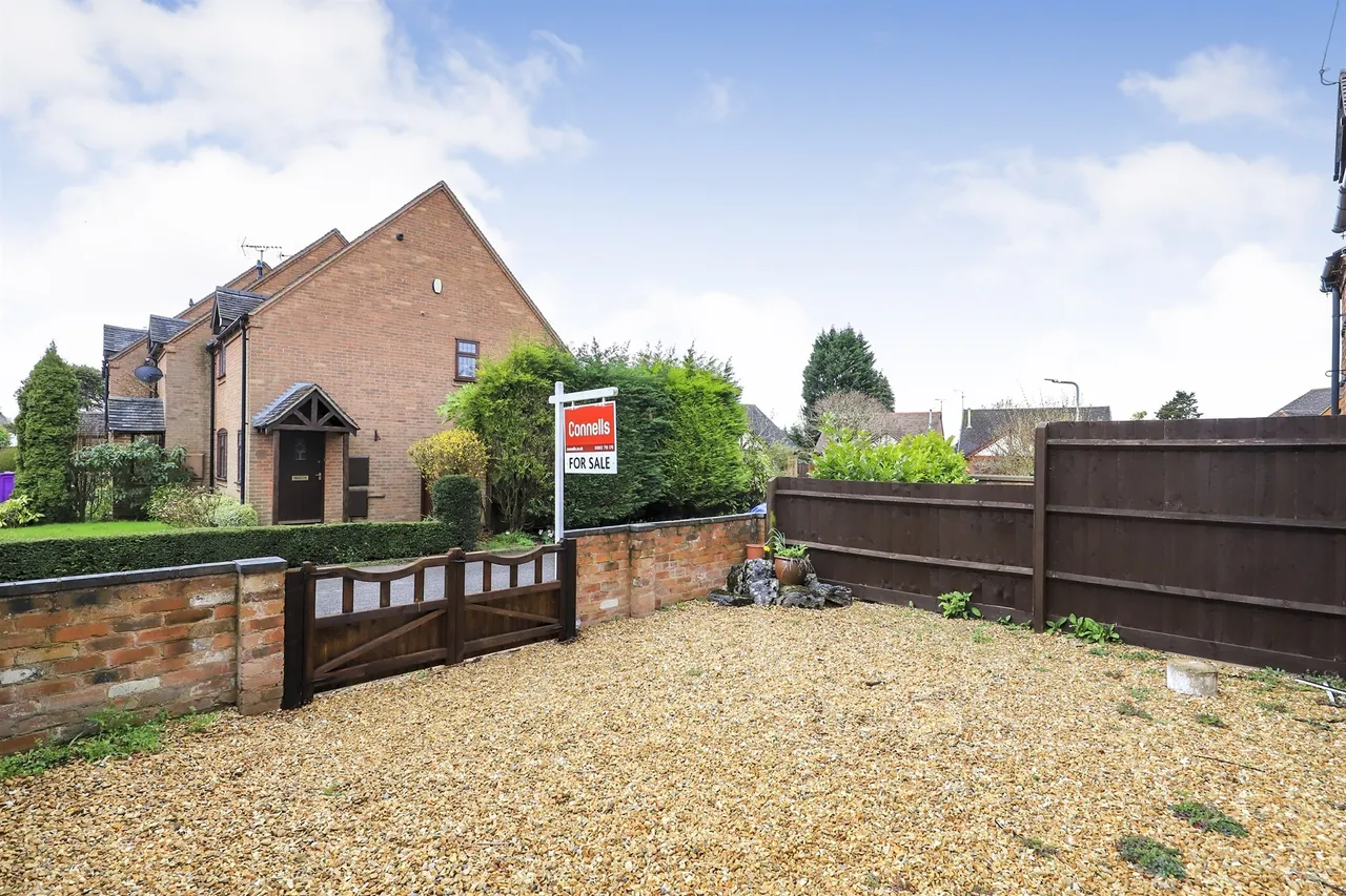 Finchfield Lane, Finchfield, Wolverhampton, photo 2