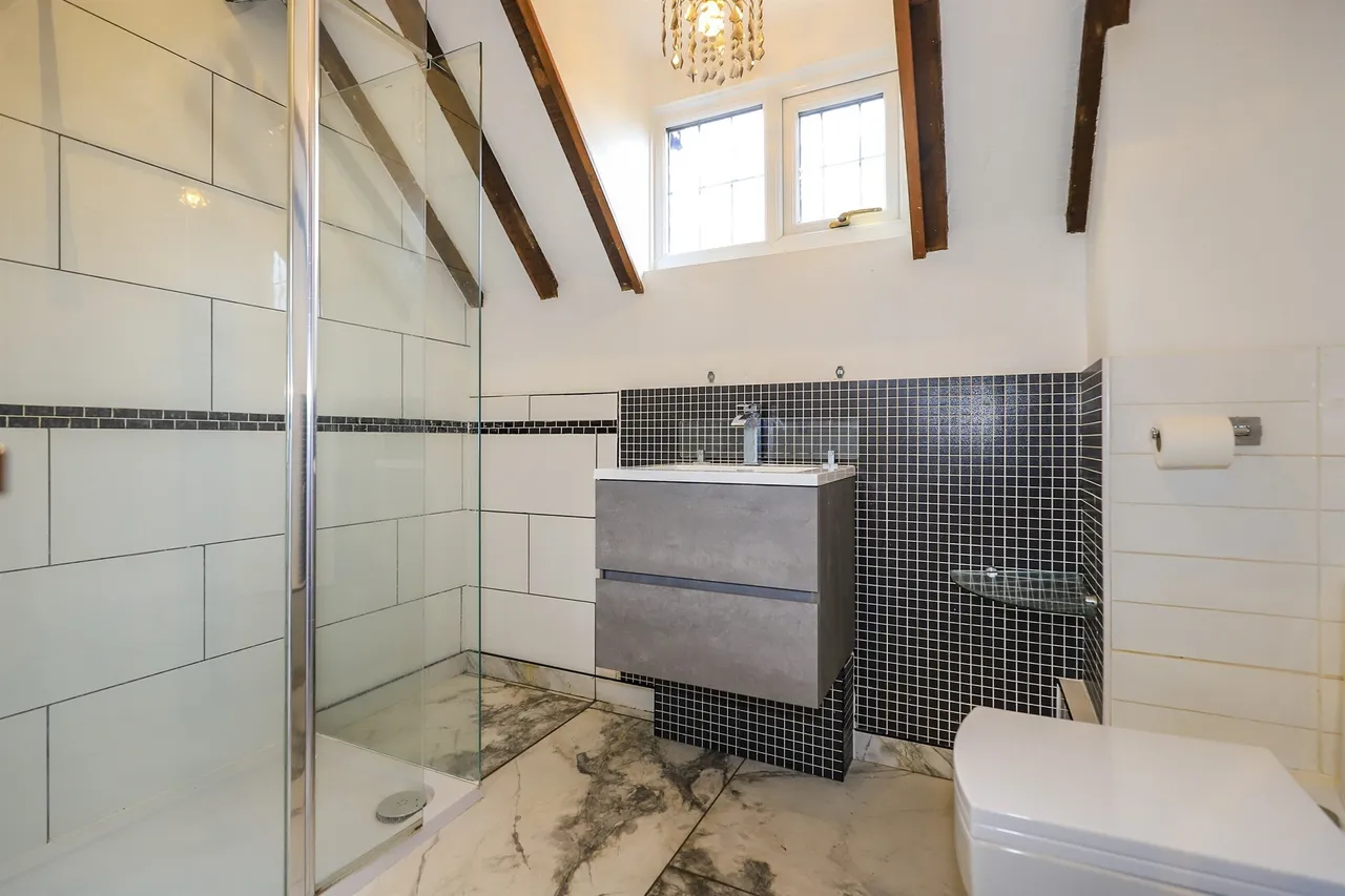 Finchfield Lane, Finchfield, Wolverhampton, photo 11