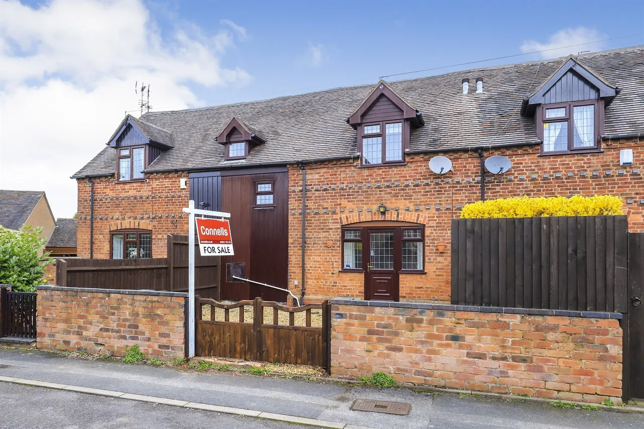 2 bed barn conversion for sale — Finchfield Lane, Finchfield, Wolverhampton