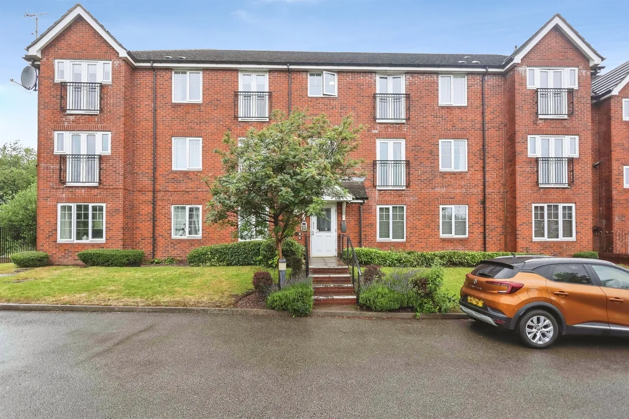 2 bed flat for sale — Bromford Road, Oldbury