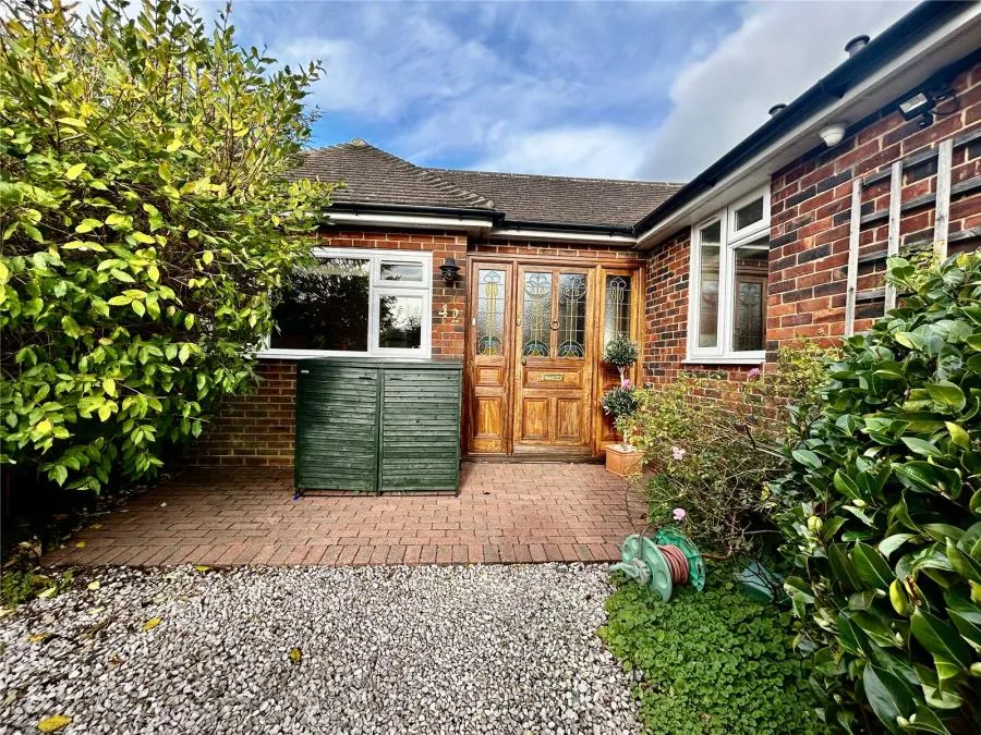 flat to rent, Furze Road, Worthing, BN13