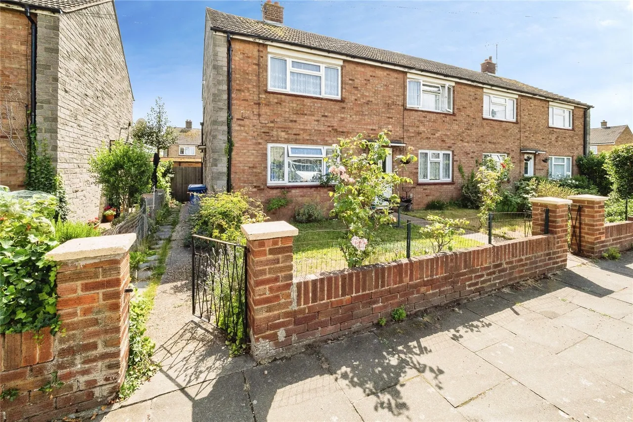 2 bed flat for sale — Dacre Crescent, Aveley, South Ockendon, Essex, RM15