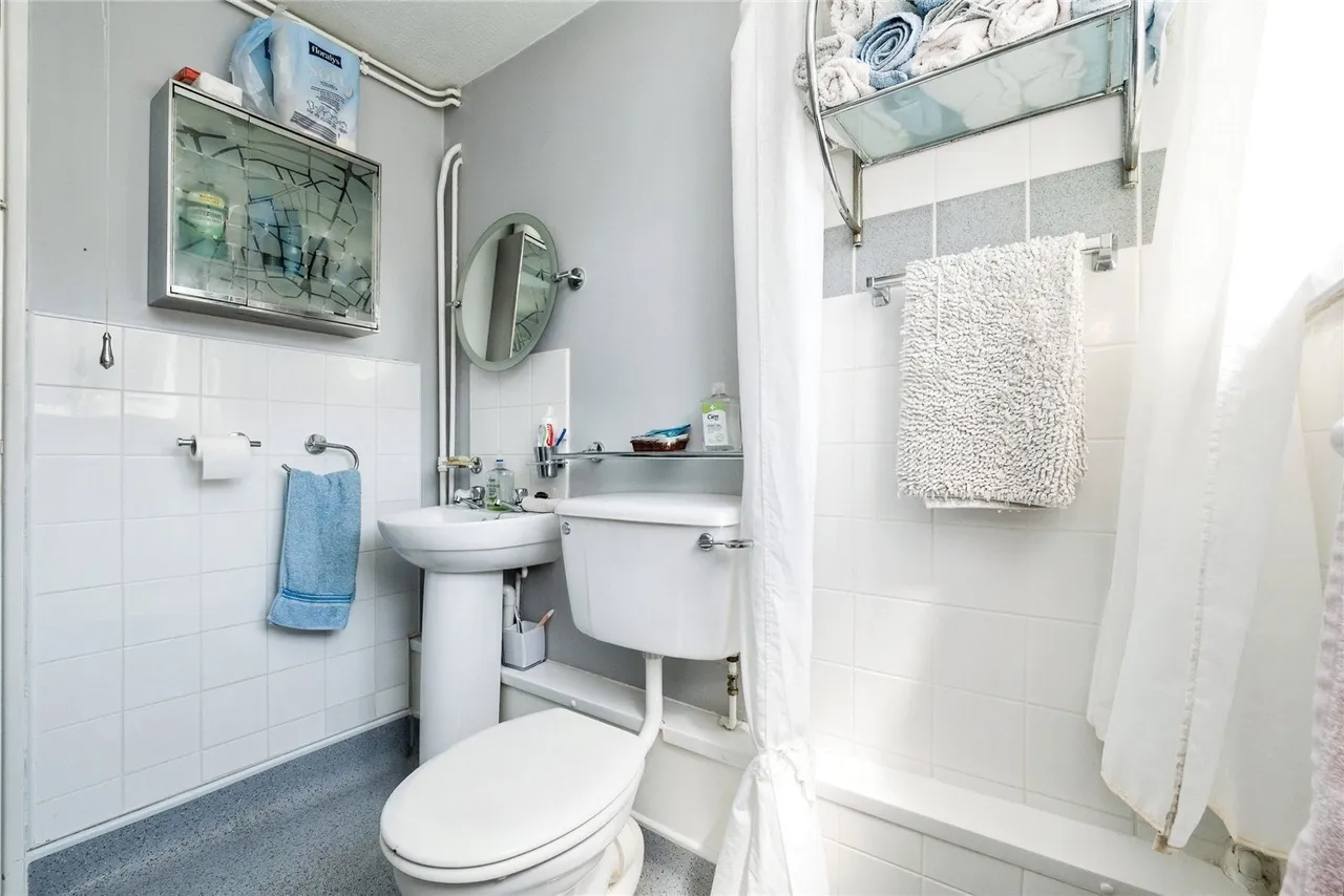 Dacre Crescent, Aveley, South Ockendon, Essex, RM15, photo 17