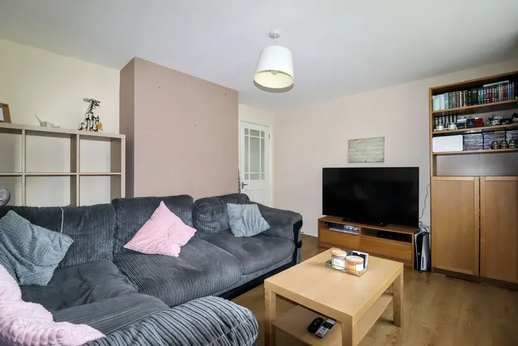 Whaddon Way, Bletchley, Milton Keynes, Buckinghamshire, MK3 7DY, photo 5