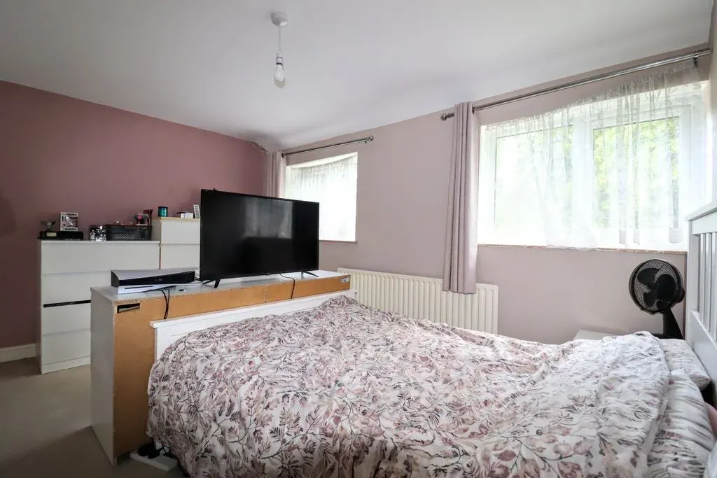 Whaddon Way, Bletchley, Milton Keynes, Buckinghamshire, MK3 7DY, photo 10