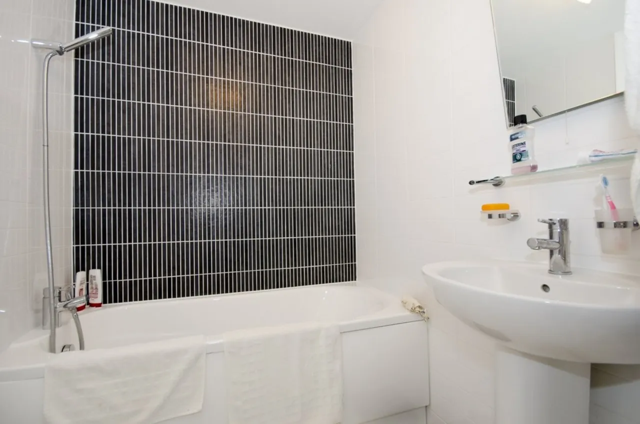 The Cedars, Barwell, LE9, photo 17