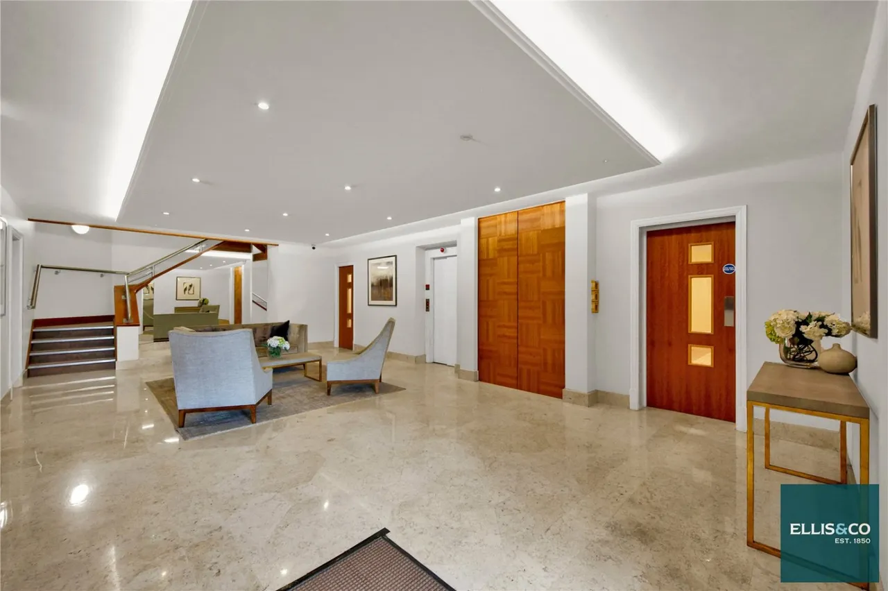Hendon Lane, Finchley, N3, photo 17