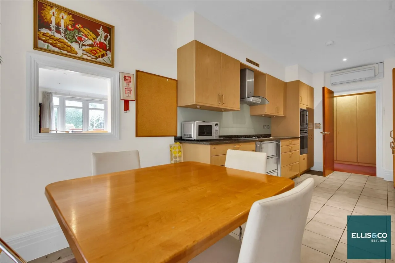 Hendon Lane, Finchley, N3, photo 8