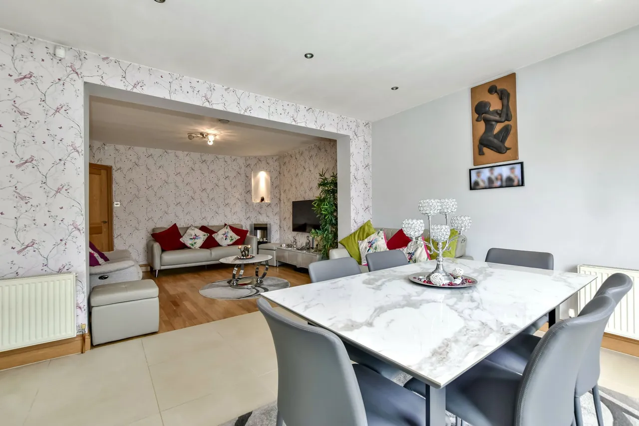 Woodford Crescent, Pinner, Greater London, HA5 3TZ, photo 3