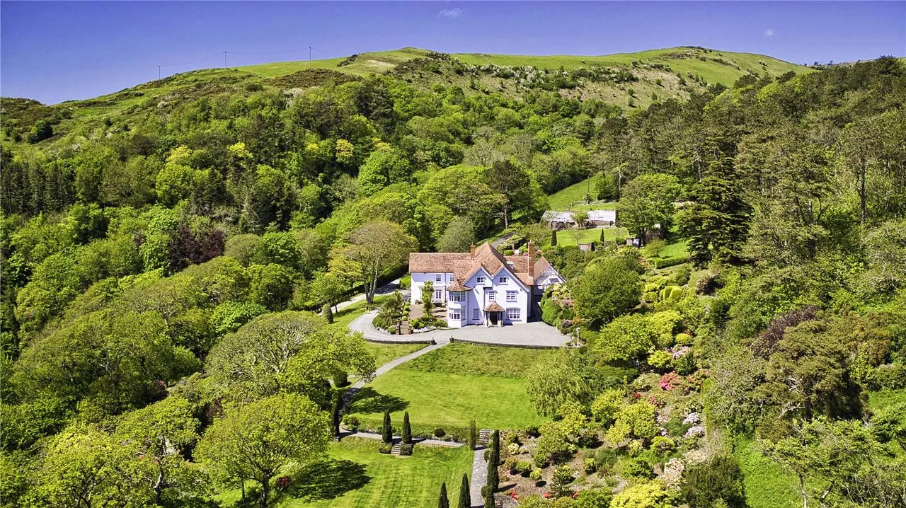 Aberdovey, Gwynedd, LL35 0NA, photo 4